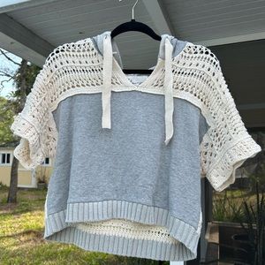Vintage Havana crochet hooded shirt sleeve top. Size small
